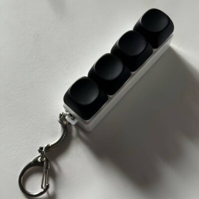 Keyboard fingertip toys four-key clicker mechanical keyboard keychain click toy