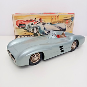 Mercedes-Benz W196. Type : Voiture de course en tôle avec