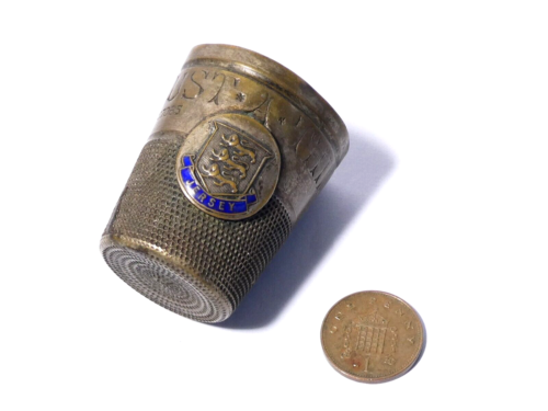 1924 Jersey Crested Souvenir Tot Novelty OVERSIZED Just a Thimble Full - 第 1/11 張圖片