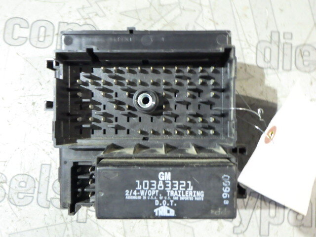 2004 2005 GMC 2500 3500 6.6 LLY DIESEL AUTO 4X4 OEM FUSE BOX