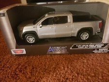 MOTORMAX 2019 GMC SIERRA 1500 SLT CREW CAB PICKUP SILVER 1/24-1/27 DIECAST 79361