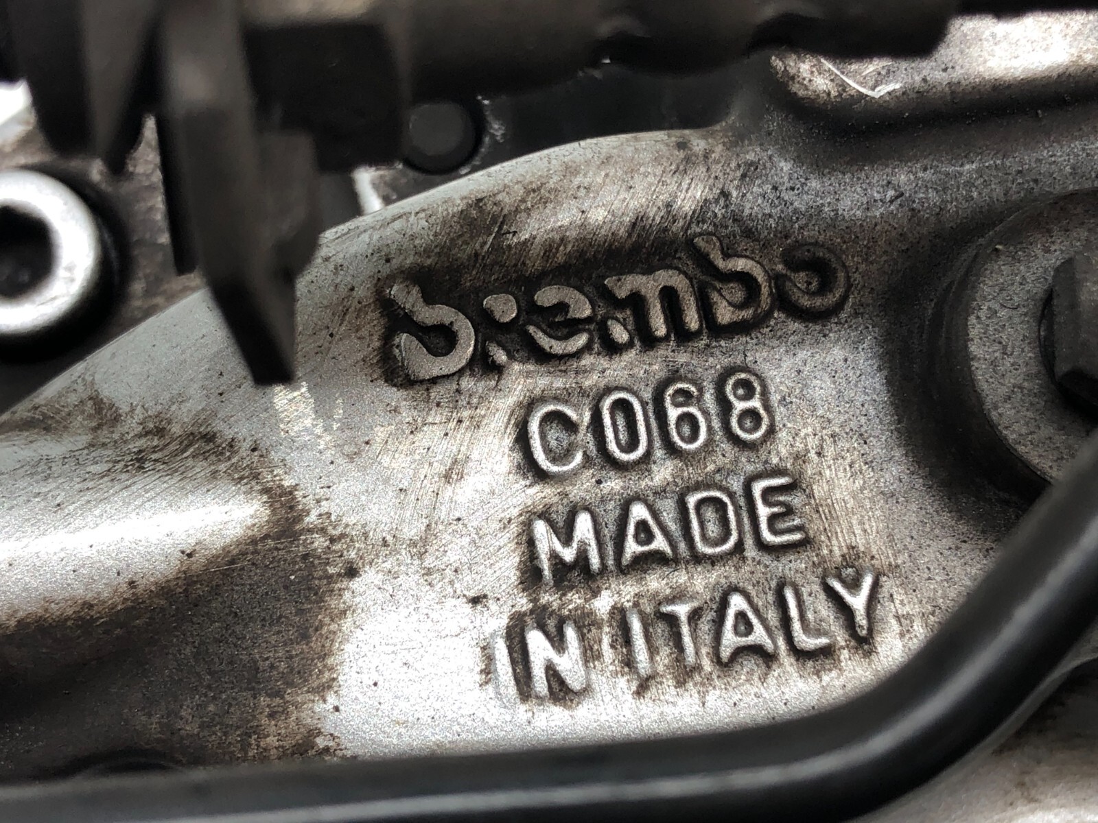 2014-2020 MASERATI GHIBLI S RIGHT PASS REAR BRAKE CALIPER BREMBO W/ PADS OEM.