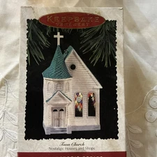 Hallmark Keepsake Ornament Town Church Nostalgic Houses and Shops 1995