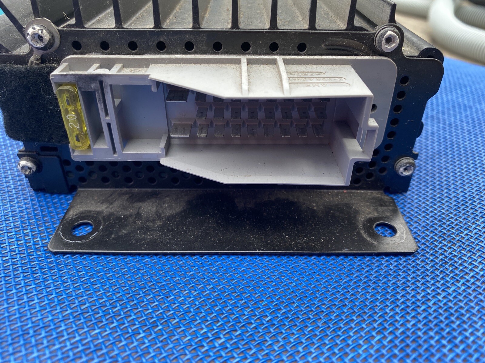 Mercedes Benz E320 Amplifier Radio Amplifier 2108202689 eBay