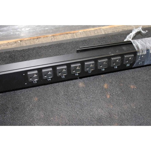 Schneider APC AP7530 24 Outlets Power Strip Rack - Picture 5 of 10