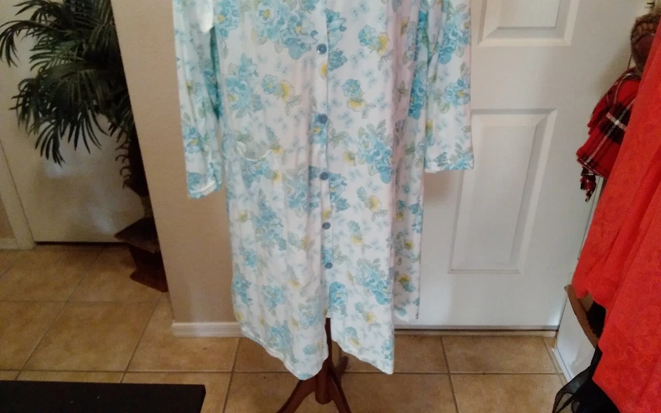 Mujer PJ Vestido de Casa Bata Talla L Betsy Ropa de Salón y Ropa de Dormir Abotonada Foto 3 de 4