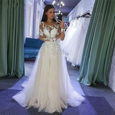 Long Sleeve Wedding Dresses Scoop Neck Appliques Lace Tulle Beach Bridal Gowns