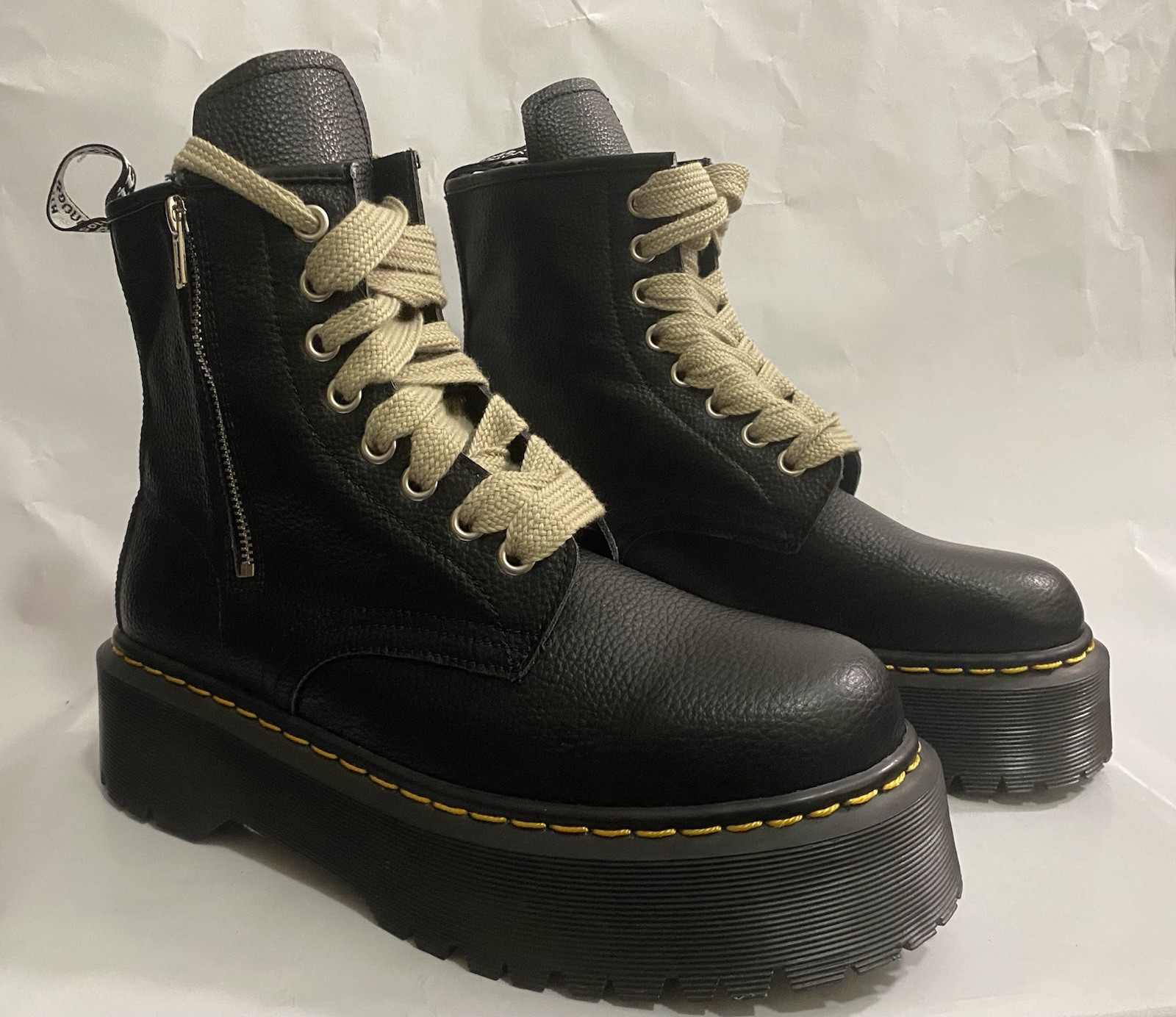 SAOLA Stivali da combattimento Rick Owen’s x Dr. Martens 1460 Jumbo pizzo suola quadrupla neri US 14