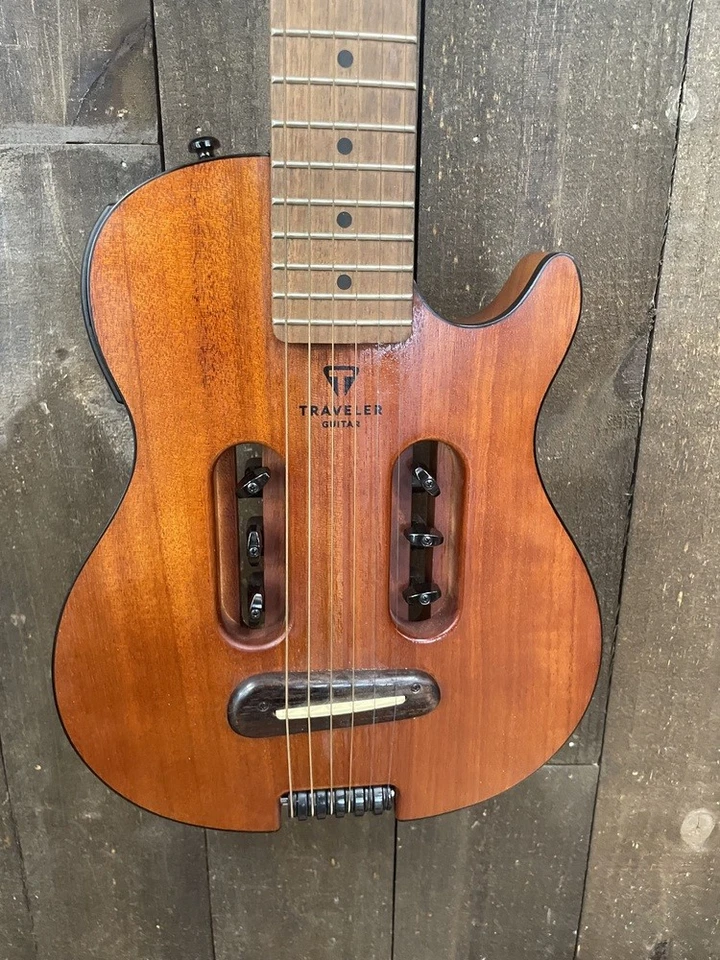 Traveler Guitar Escape Mark III Acoustic Electric Guitar w Case - PPSKN352550 - Image 3 of 4