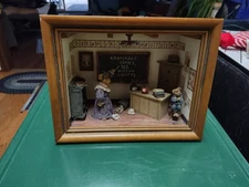 VTG Boyds Bears Collection Mini Home School Classroom Scene Shadow Box Wall Hang