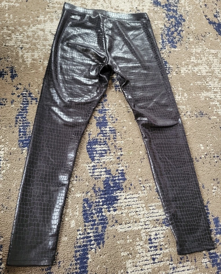 NWT EXPRESS Vegan Faux Leather Croc Leggings Pants Black Shiny Rockstar Medium  - Image 3 of 3