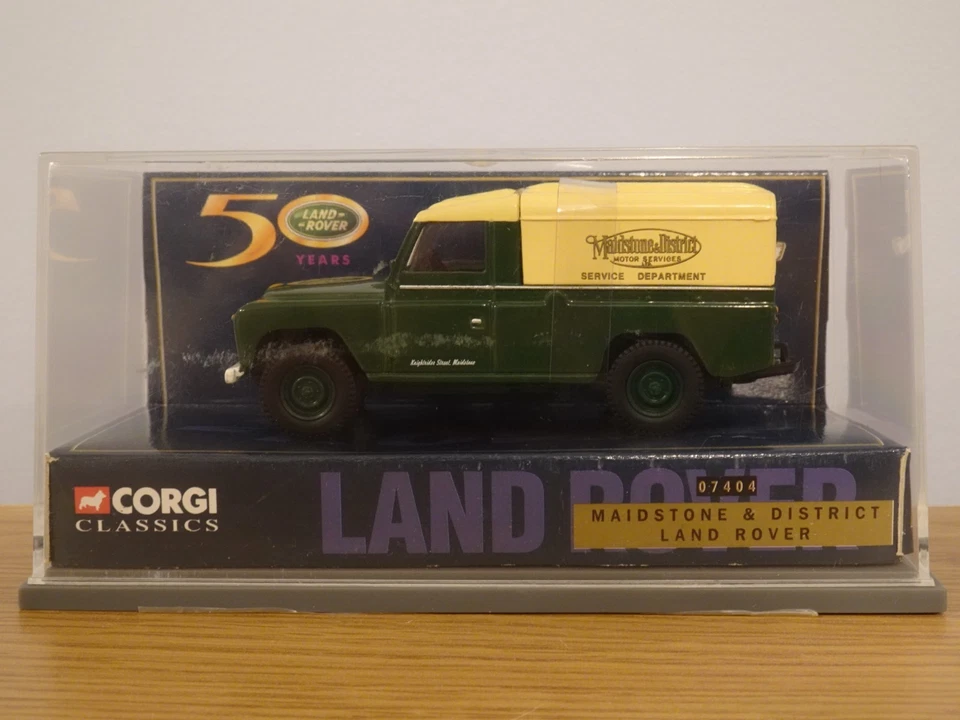 CORGI MAIDSTONE & DISTRICT BUSES LAND ROVER 4X4 CAR MODEL 07404 1:43 - Image 2 of 3