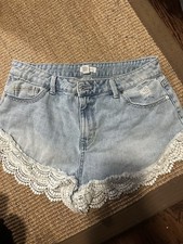 FOREVER 21 Jean Shorts Womens Size 31 Blue Light Wash Denim Pockets