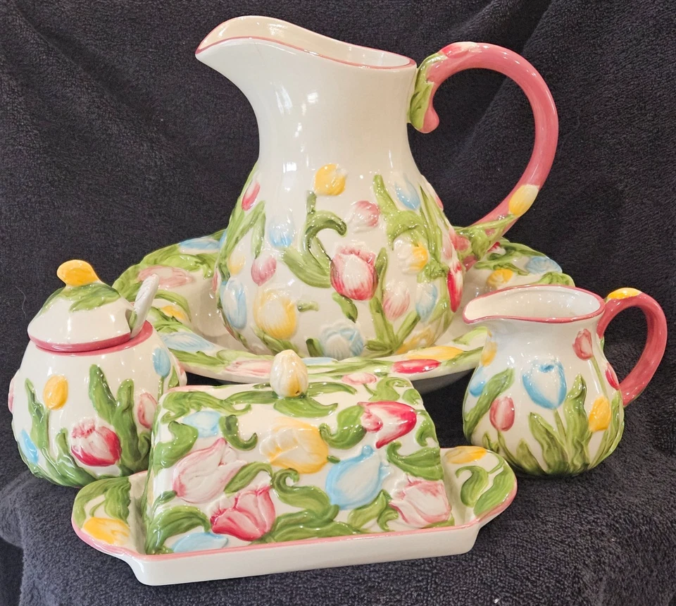 Juego de jarra floral figurativa Temptations, tazón, plato de mantequilla, azucarero y crema Foto 2 de 4