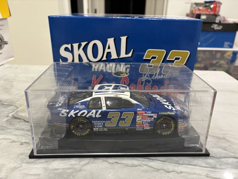 Ken Schrader 1999 Blue Skoal Nascar 1/24 Diecast Revell #33 Chevy  - Image 3 of 4