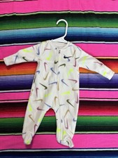 New girls NIKE White fleece footed logo sleeper pajamas Size 3 months,hand Cover
