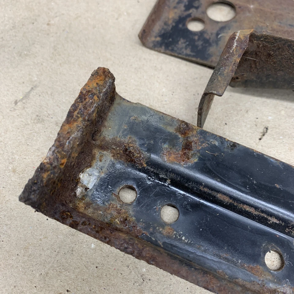 Buick Skylark GS GSX 1970 Electra Wildcat cubierta de radiador ¡Soportes de montaje de cubierta! Foto 4 de 4