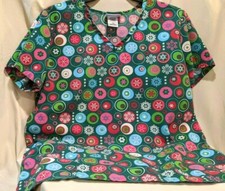 Holiday Christmas Scrub Top Size LARGE Ornaments Pockets Slit Sides EUC
