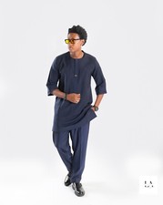 Afrikanische Ureinwohner tragen