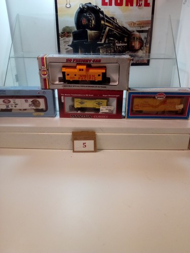MANTUA MODEL POWER AND AHM HO SCALE FREIGHT CARS READ DISCRIPTION USED