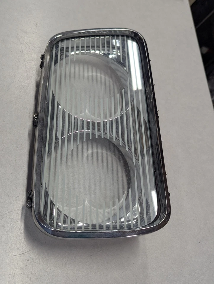 1965 66 Chrysler Imperial Bisel de faro cromado y lente de vidrio Lado del pasajero OEM Foto 4 de 4