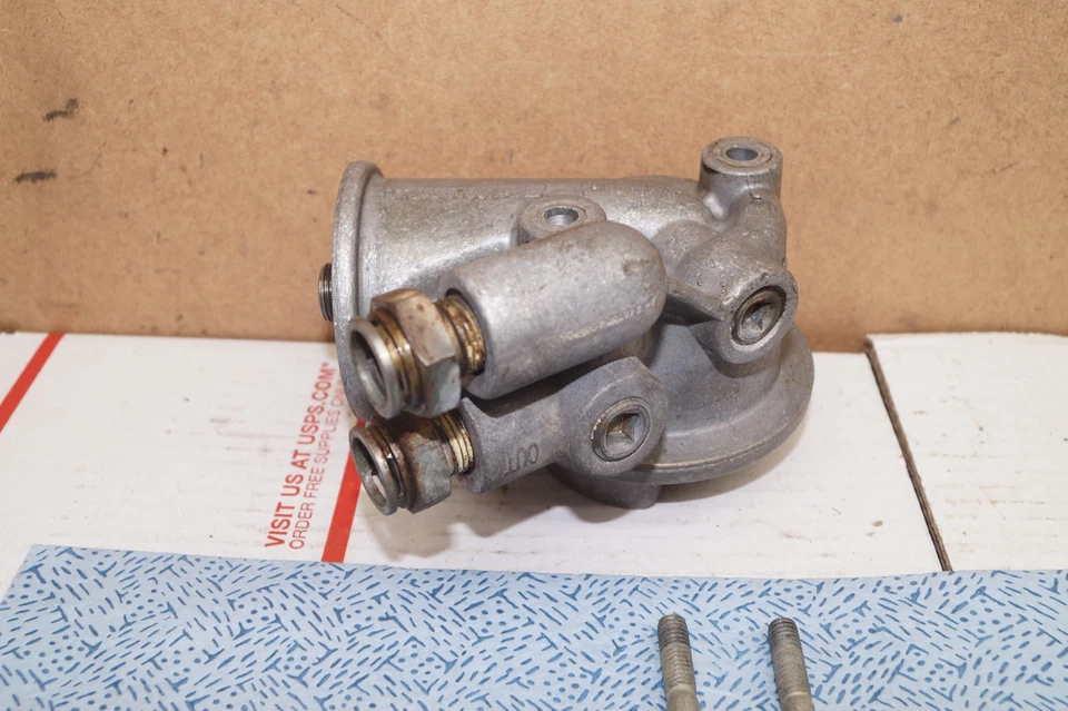 1997 Chevrolet Suburban K1500 GMC 5.7L OIL FILTER ADAPTER 12553036 W/Bolts OEM Foto 3 de 4