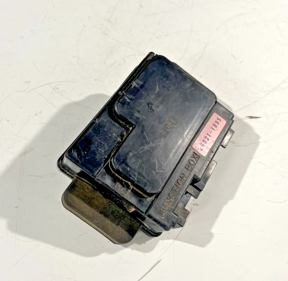 Caja de fusibles principal Kawasaki ZX6R ZX636 A1P Ninja 1998-2002 ZX7R ZX9R 260211095 Foto 2 de 4