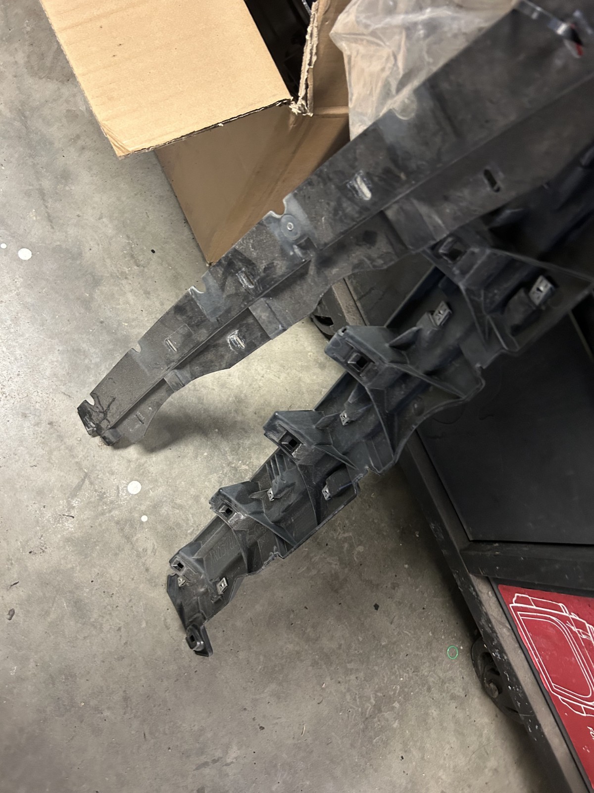 For Bentley Continental GT mid-mesh upper stand OEM：3W3807181