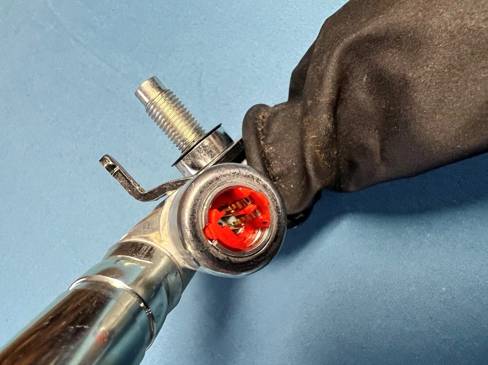 Nissan Rogue Sport 19-22 solo retractor de cinturón de seguridad delantero derecho pasajero negro OEM Foto 4 de 4