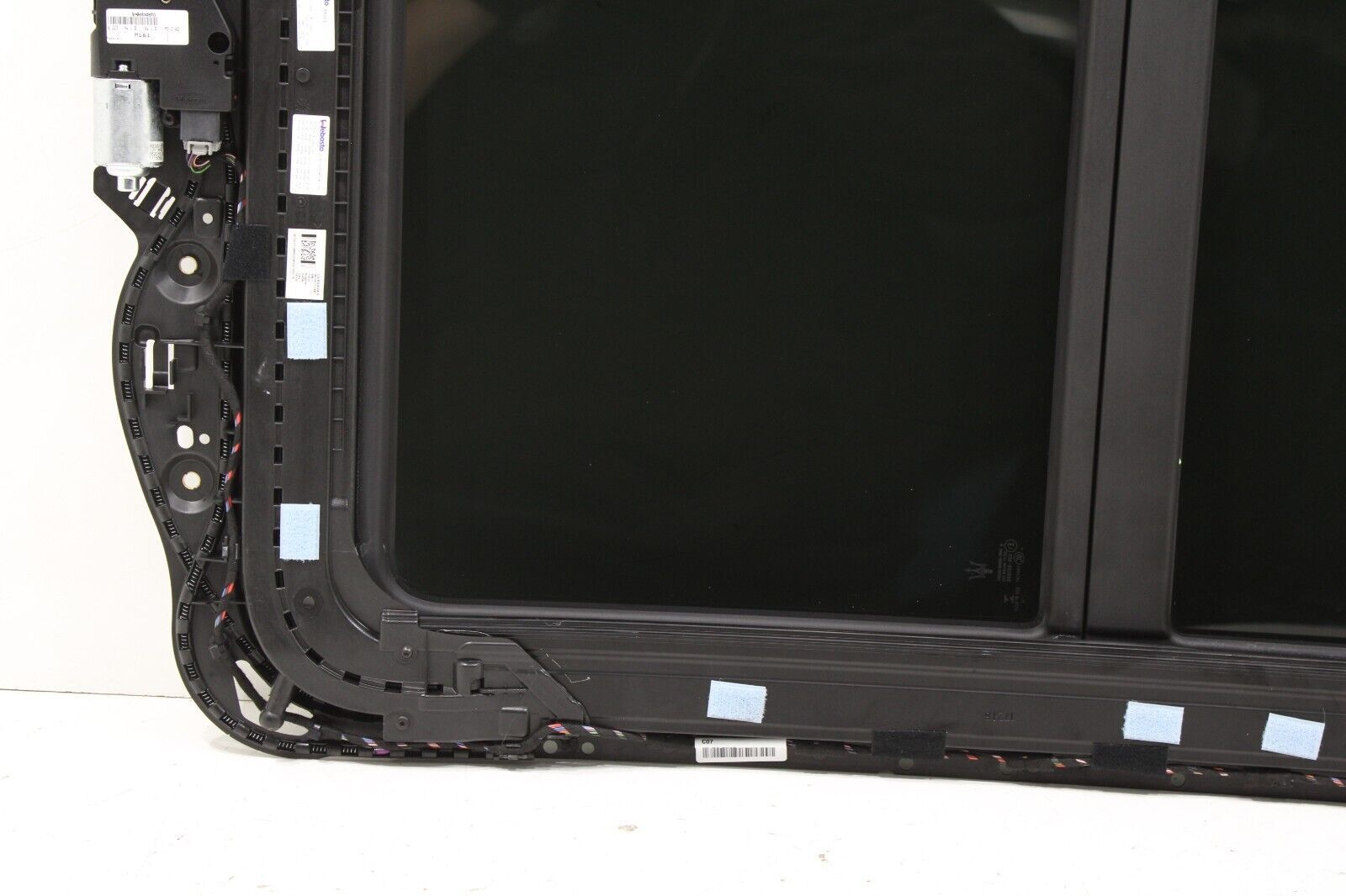 2017 - 2020 MASERATI LEVANTE PANORAMIC SUNROOF WINDOW GLASS & MOTORS & SHADE OEM