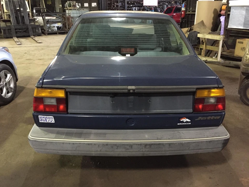 Conjunto de luz indicadora lateral usada serve: 1989 Volkswagen Jetta marcador lateral grau A - Imagem 3 de 4