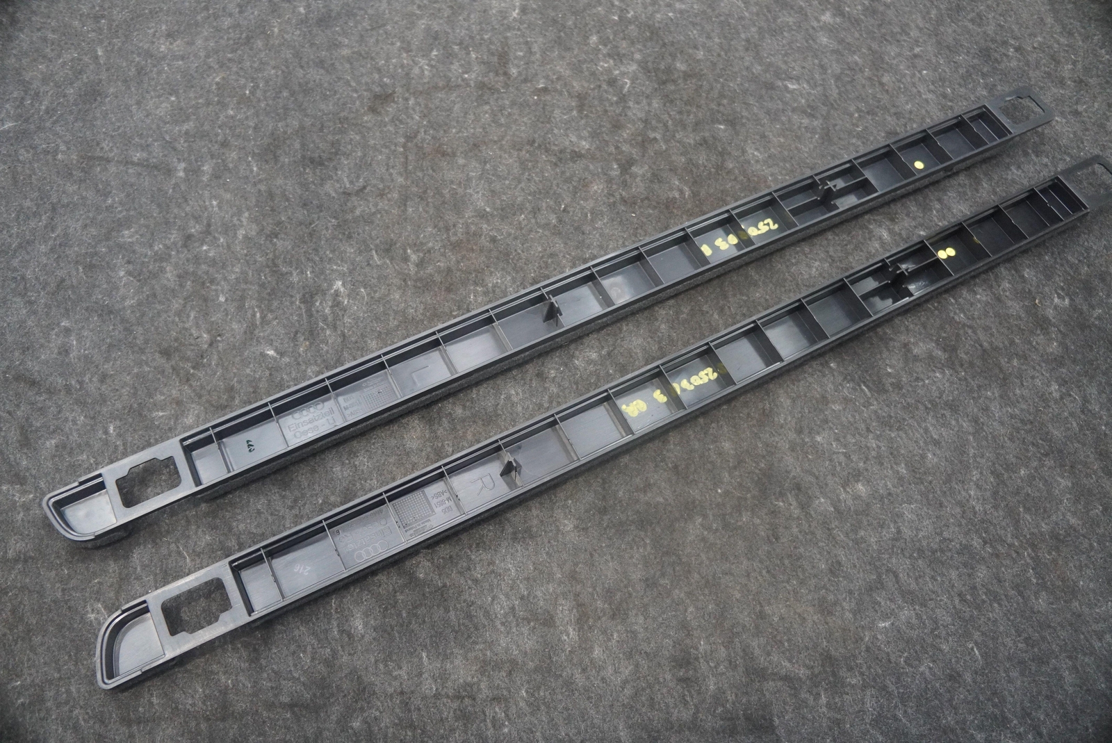 Set 2 Rear Trunk Cargo Trim Carpet Cover Panel 4M8863527B Lamborghini Urus 2019