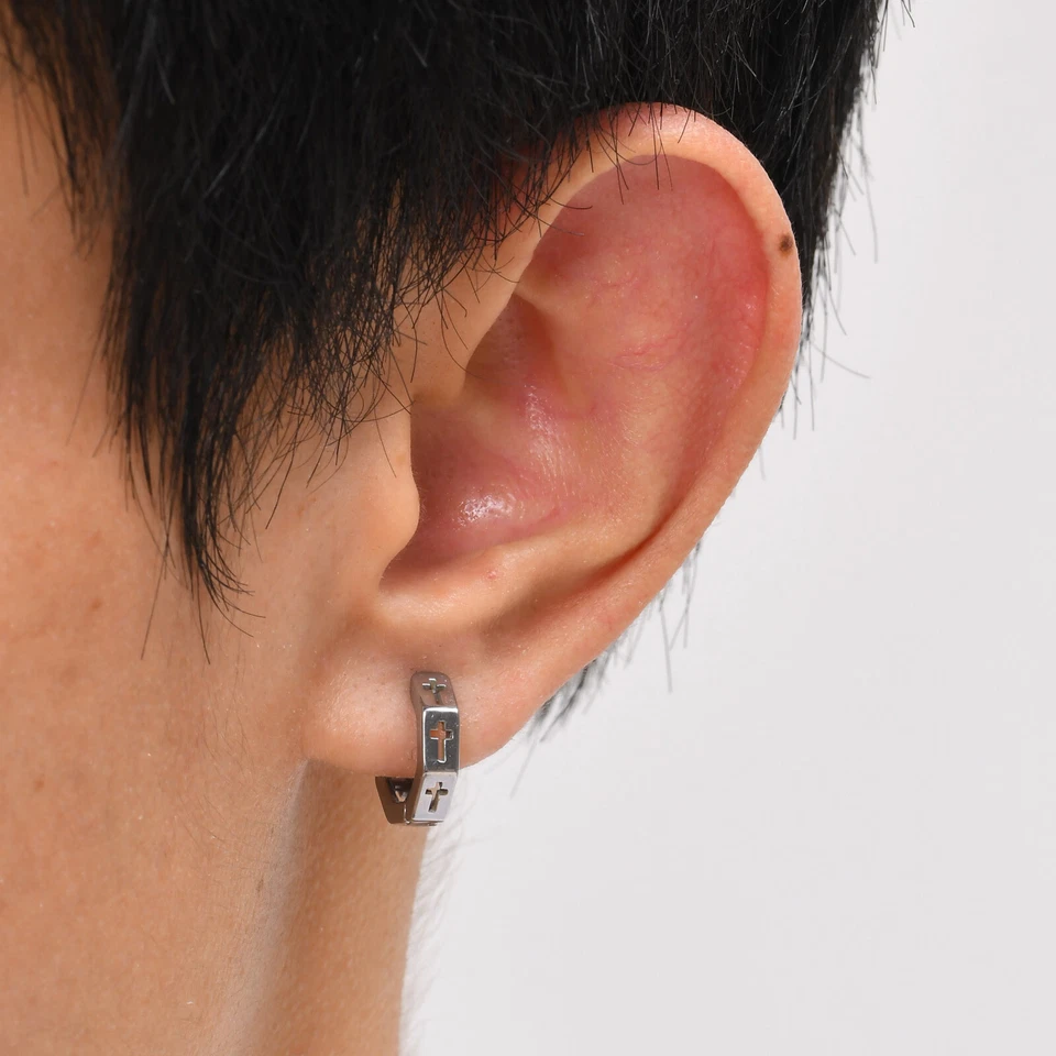 Pendientes de aro pequeños cruzados para hombre góticos de acero inoxidable Huggie para hombre Foto 3 de 4
