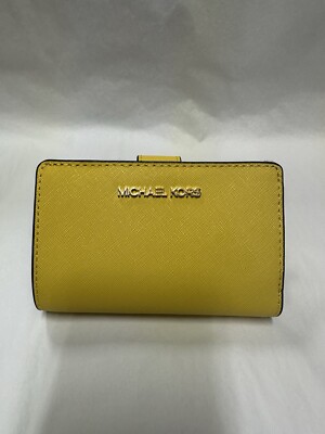 Michael Kors Jet Set Travel Medium Bifold Zip Coin Wallet (Golden