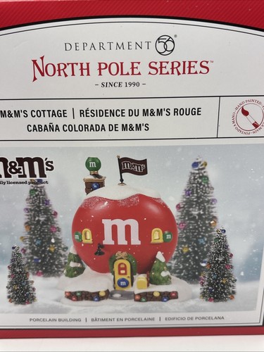 Dept 56 RED'S M&M COTTAGE North Pole Village 6013435 NEW W/ FOLLOW THE M&M ROAD - Picture 2 of 6