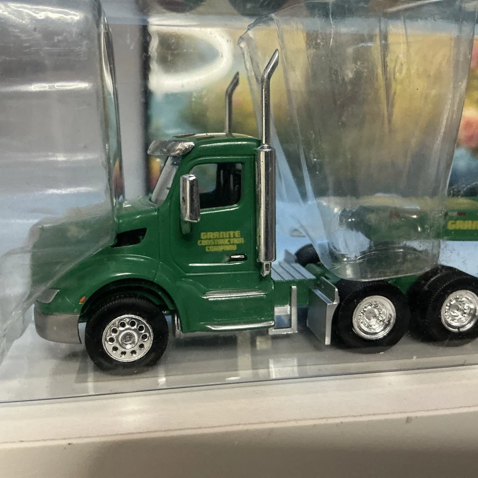 Lot 1/87 NORSCOT Manac TRAIL KING LOWBOY TRAILER Peterbilt Granite Const Lowboy - Image 4 of 4