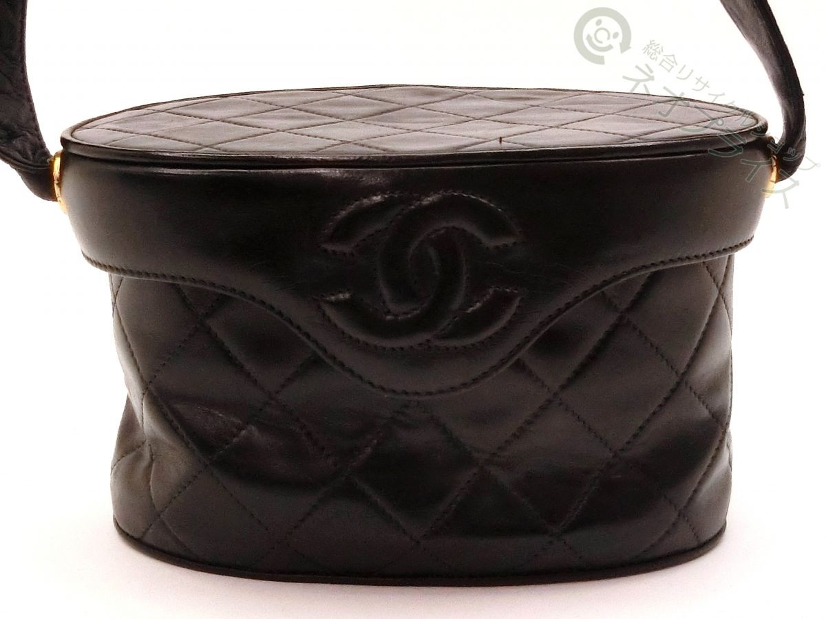 Chanel Matelasse Vanity Shoulder Bag in Black Zz7288