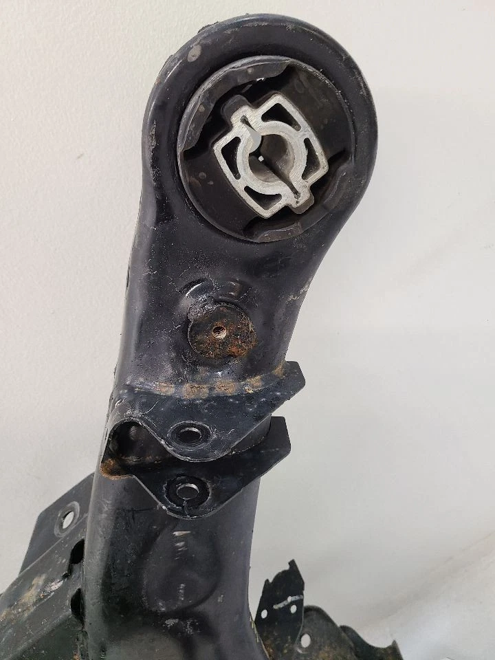 2016 - 2023 DODGE DURANGO Crossmember/K-Frame Rear 3.6L Foto 2 de 4