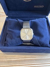 Vintage SEIKO DOLCE Excellent condition Quartz Wristwatch Silver