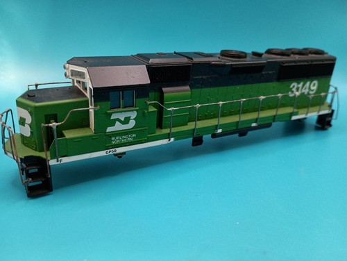 HO ATHEARN GP50 LOCOMOTIVE SHELL W/ METAL HANDRAILS BURLINGTON NORTHERN 3149