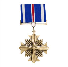 GENUINE U.S. FULL SIZE MEDAL: DISTINGUISHED FLYING CROSS