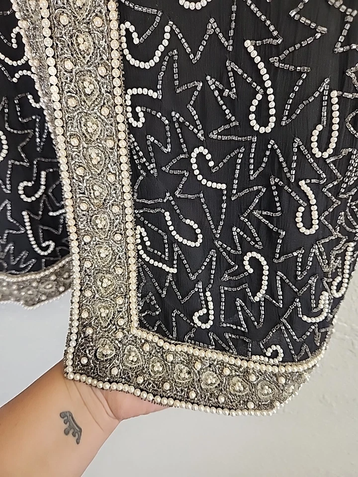 Chaqueta de noche de colección Laurence Kazar negra/blanca con cuentas talla PM Foto 4 de 4