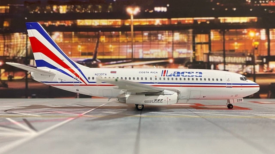 Lacsa / Boeing B737-200 / N239TA / EAV239TA / 1:200 - Image 2 of 4