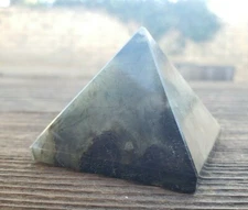 NATURAL LABRADORITE LARGE GEMSTONE PYRAMID 53mm [55]