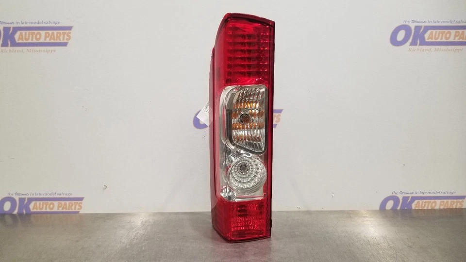 20 RAM PROMASTER 2500 LUZ TRASERA MONTAJE LÁMPARA CONDUCTOR IZQUIERDO 4725947AD Foto 2 de 4