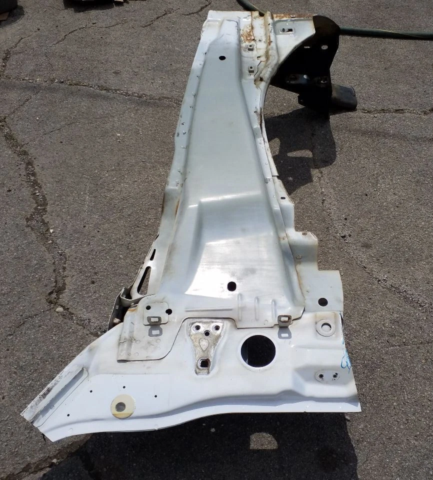 Front Right Inner Fender Apron | Fits 1999-2004 Ford F250 F350 - Image 4 of 4