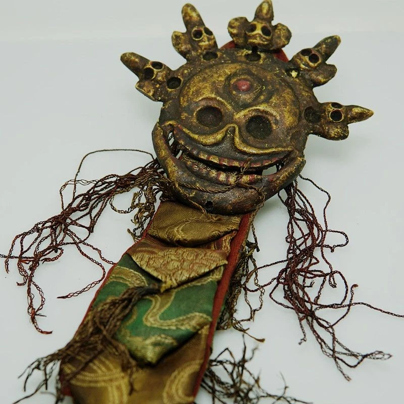 Декор тибетского латунного непальского ритуального молитвенного флага с подвеской в виде черепа цитипати ручной работы - Изображение 2 из 4