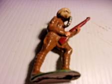 RARE VINTAGE 1940s MANOIL SOLDIER 62 W/ GAS MASK RIFLE