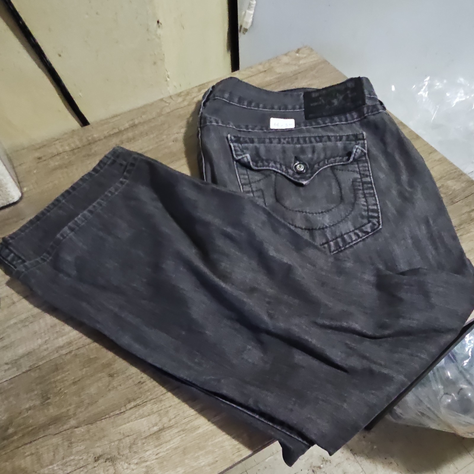 True Religion World Tour Straight Dark Gray Denim Jeans Flap Pockets Button Logo