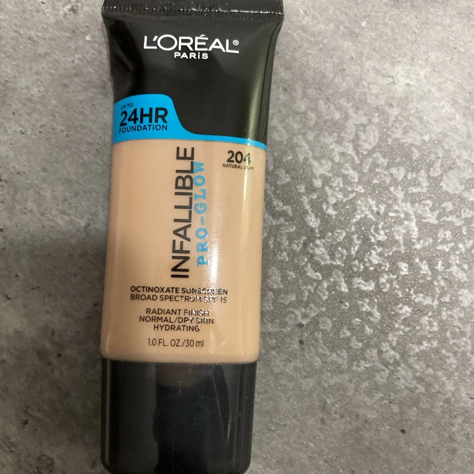 L'OREAL INFALLIBLE PRO-GLOW 24HR FOUNDATION SPF 15 #204 NATURAL BUFF Normal/Dry - Image 2 of 4